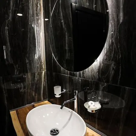 B.g Luxury * Korce